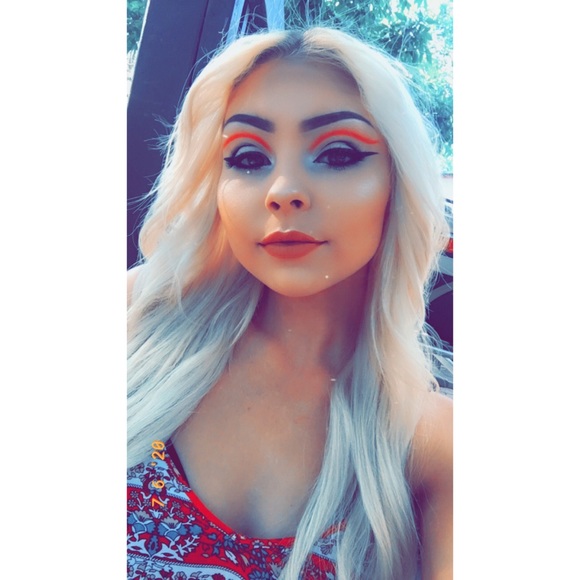 Meet your Posher, Sabrina - Picture 3 of 4